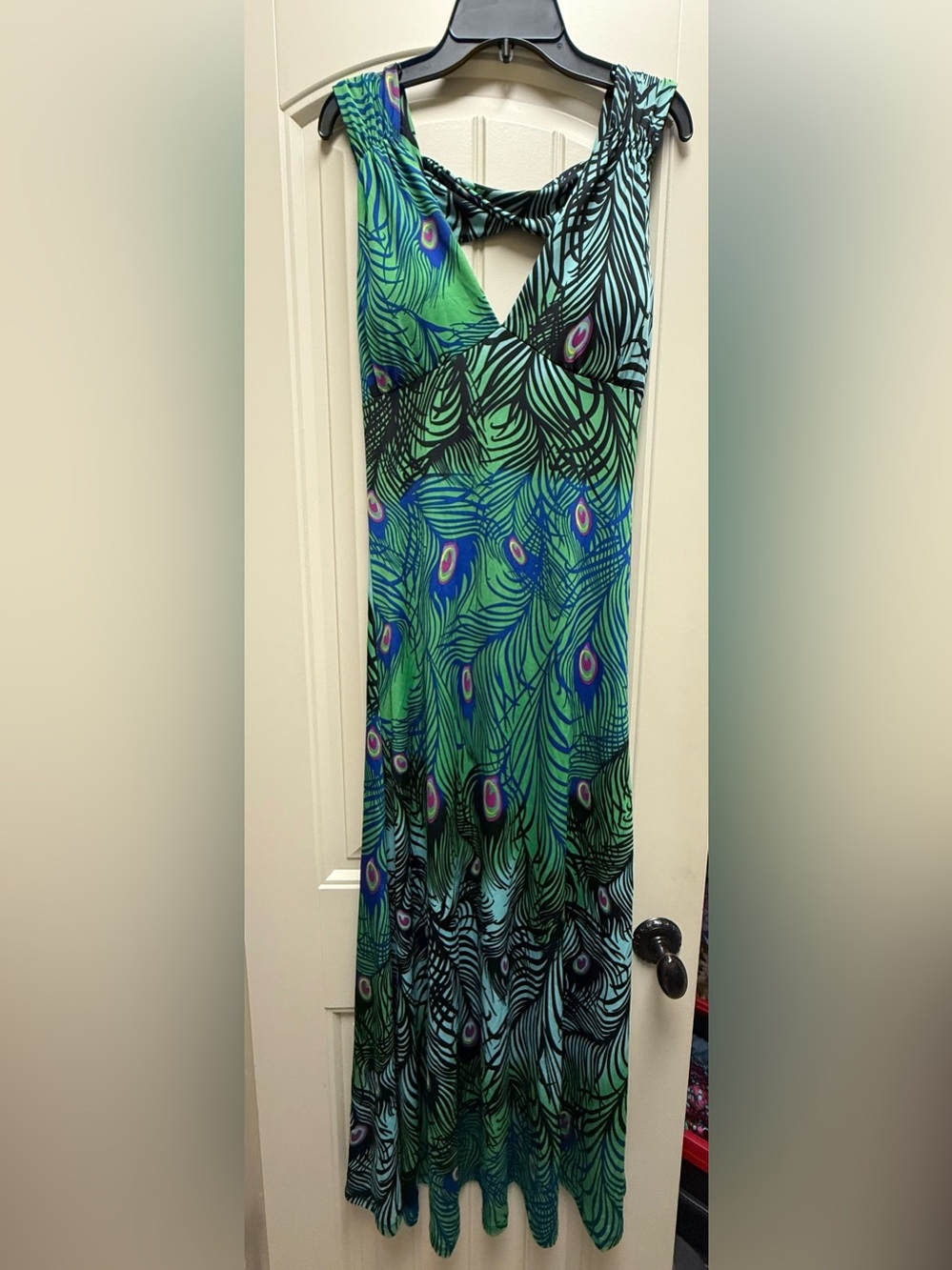 MT Collection women’s sleeveless Peacock-Print Maxi Dress size M